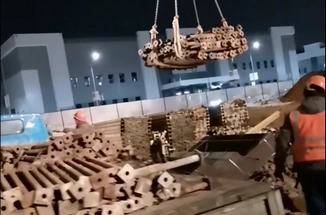 Доставляем стойки клиенту Доставляем стойки клиенту