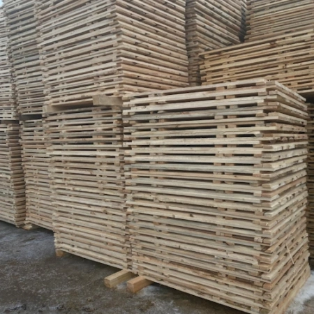 Деревянные настилы на складе Деревянные настилы на складе